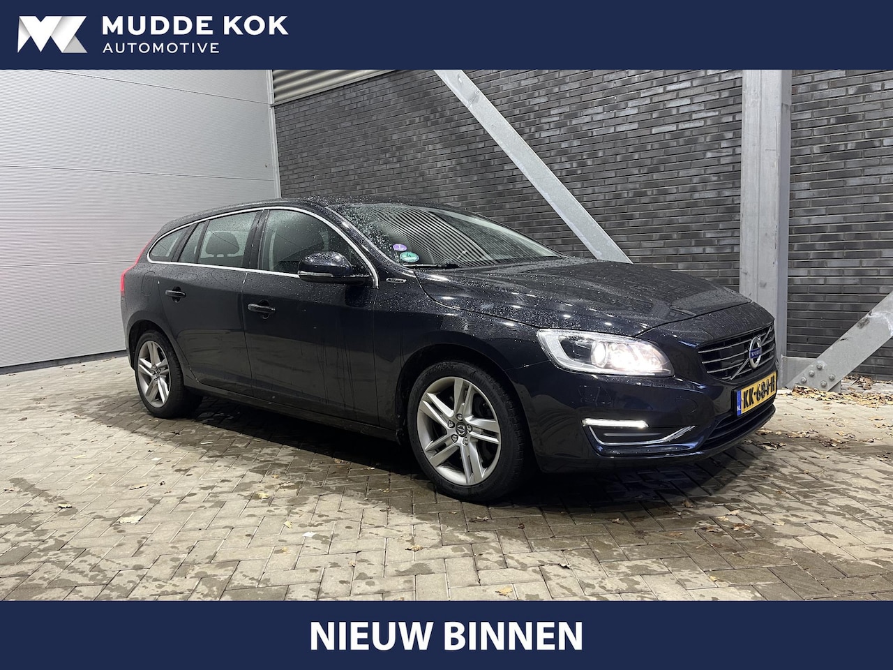 Volvo V60 - 2.4 D6 AWD Summum | ACC | BLIS | Xenon | Leder | Trekhaak | Stoelverwarming - AutoWereld.nl