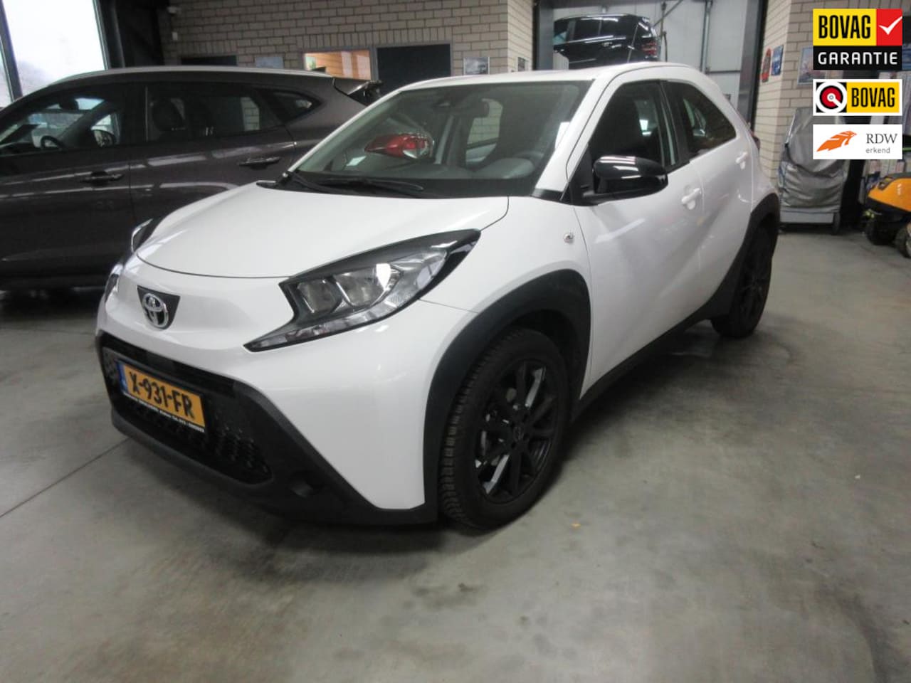 Toyota Aygo X - 1.0 VVT-i MT play 1.0 VVT-i MT Play - AutoWereld.nl