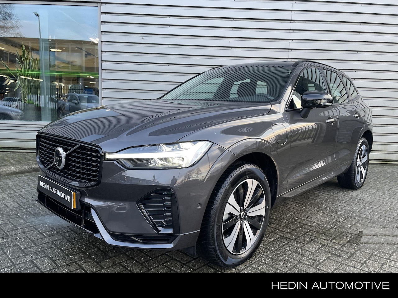 Volvo XC60 - 2.0 T6 Plug-in hybrid AWD Plus Dark | Panoramadak | Electrisch bedienbare voorstoelen | St - AutoWereld.nl