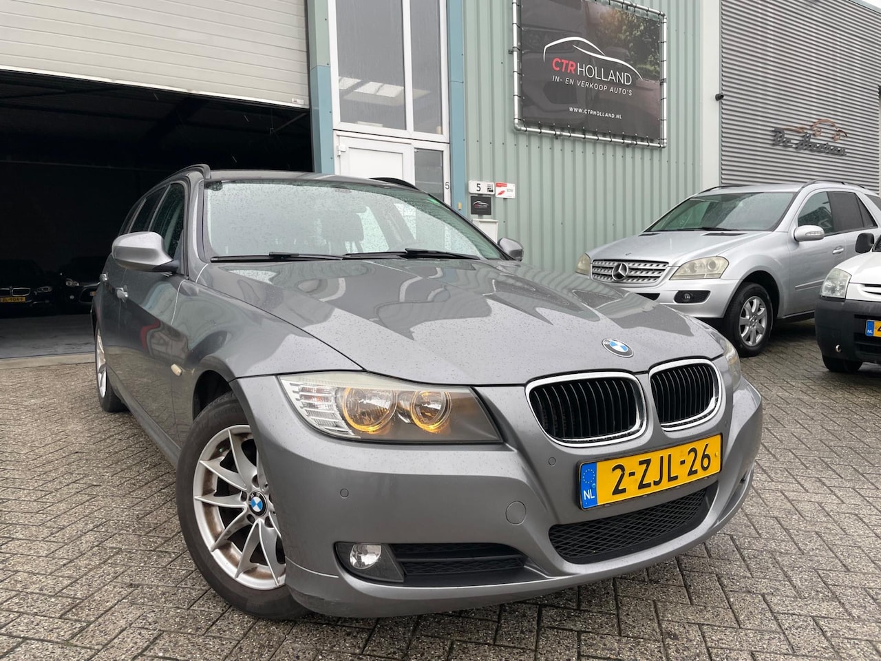 BMW 3-serie Touring - 320d Business Line (bj 2010) Facelift|AC|Lmv - AutoWereld.nl