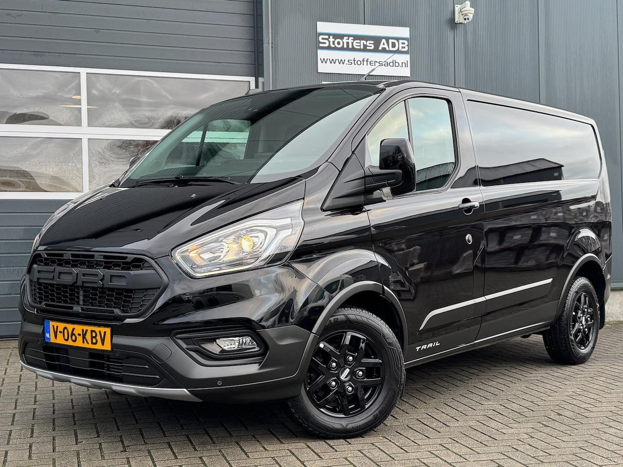 Ford Transit Custom - 2.0 EcoBlue 130pk L1H1 Trail | Trekhaak | Navi | Leder | Camera | Winterpack | 16 inch | B - AutoWereld.nl