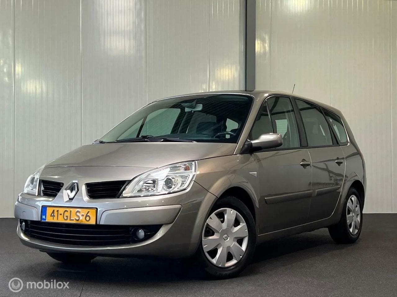 Renault Grand Scénic - 1.6-16V 7-persoons [ NAP trekhaak panorama navi ] Sélection Business 7p - AutoWereld.nl