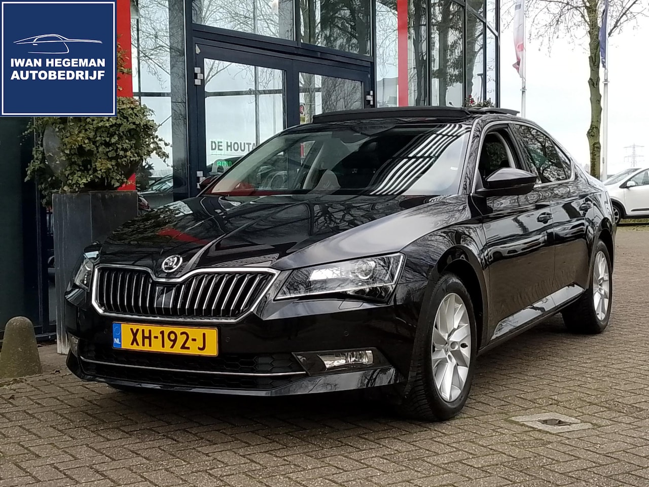 Skoda Superb - 1.4 TSI ACT Ambition Business AUTOMAAT | Panodak | Schuif/kanteldak | Navi | ECC | PDC | L - AutoWereld.nl