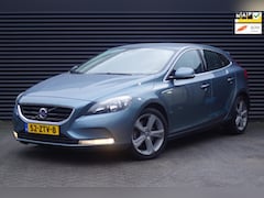 Volvo V40 - 1.6 T4 Momentum | Automaat | Leder | Stoelverwarming | Trekhaak |