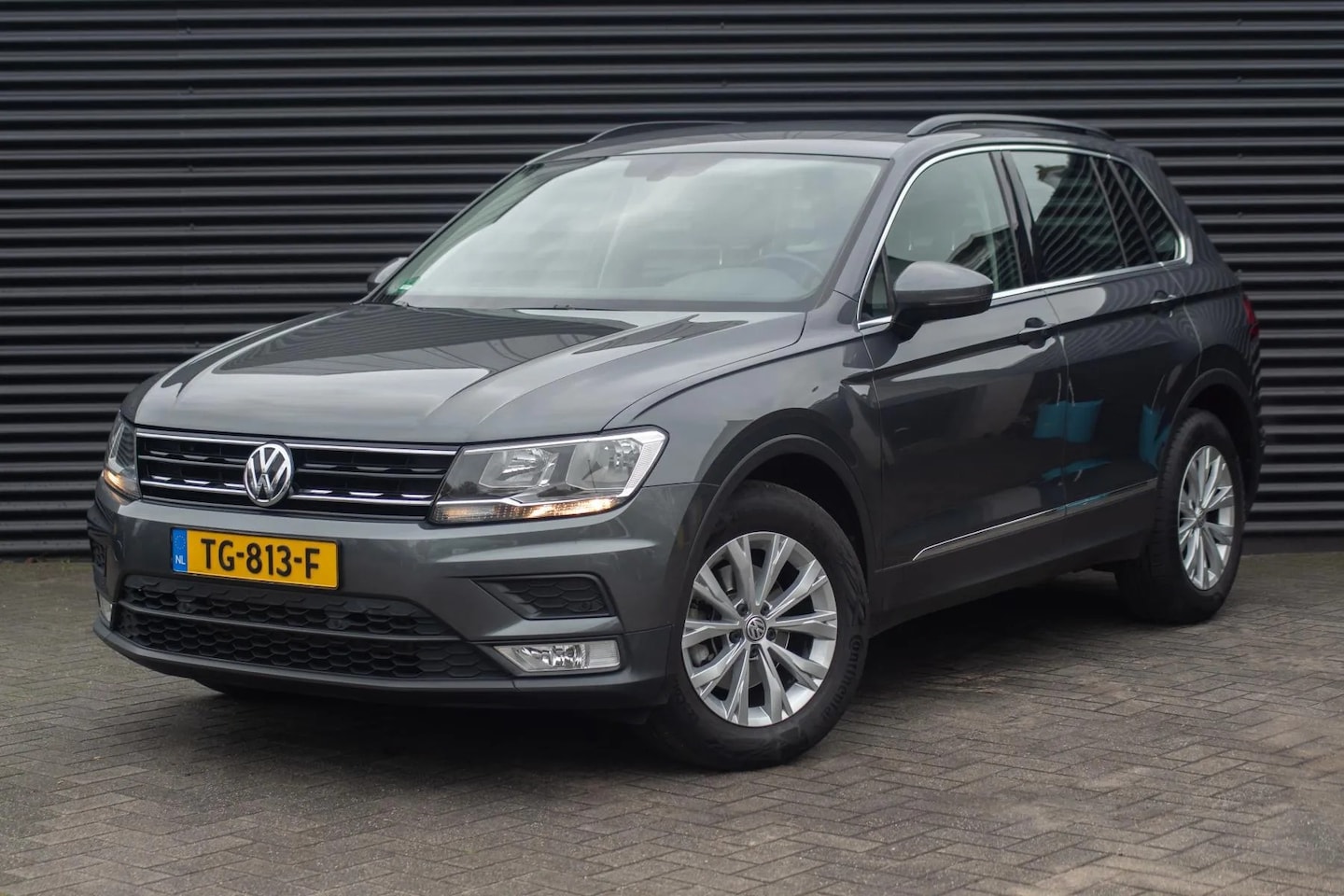 Volkswagen Tiguan - 1.4 TSI Comfortline Business | Apple carplay | PDC | Autmaat | - AutoWereld.nl