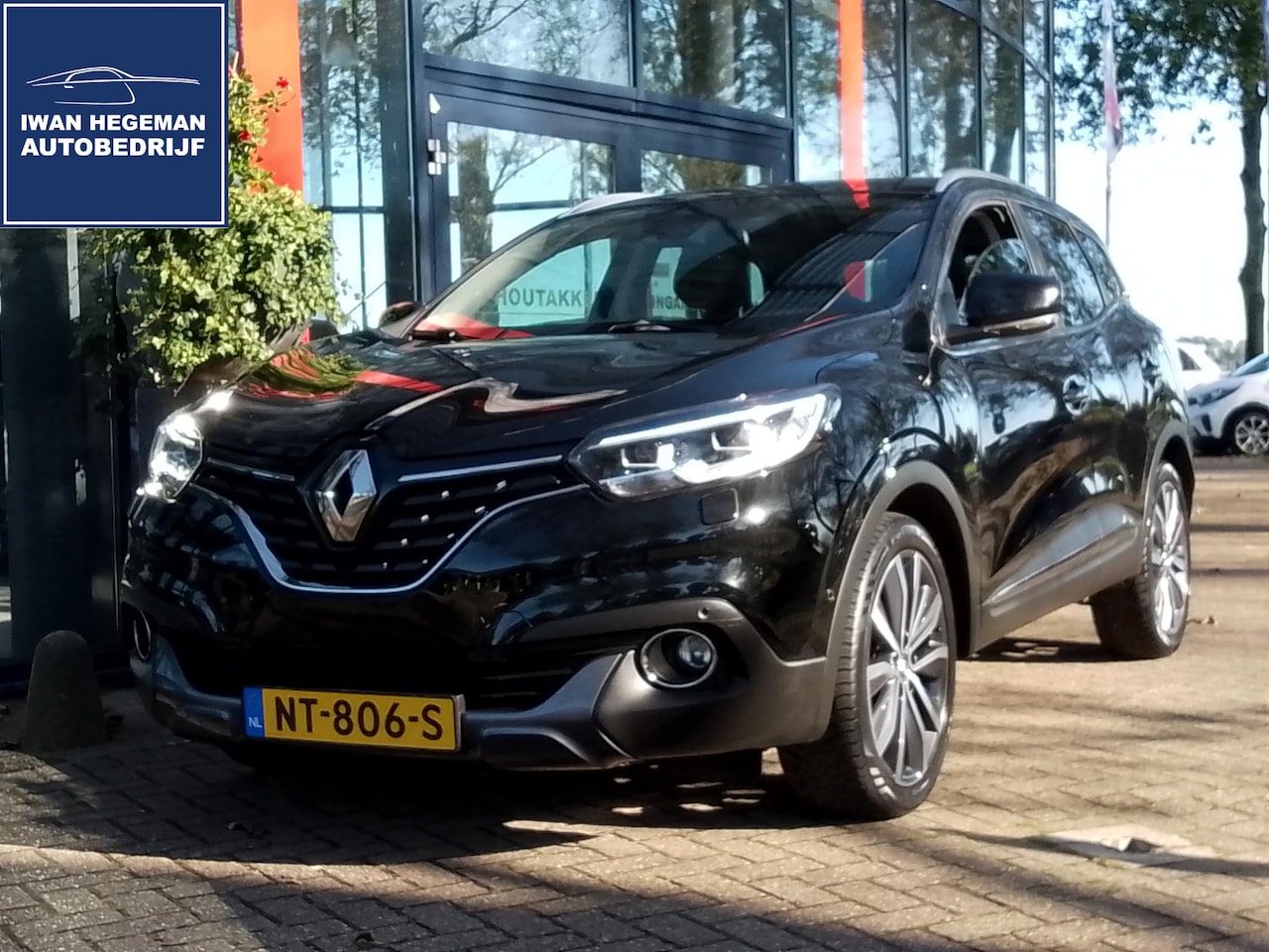 Renault Kadjar - 1.2 TCe Bose AUTOMAAT | Navigatie | Trekhaak | Climate Control | LM Velgen | Cruise Contro - AutoWereld.nl