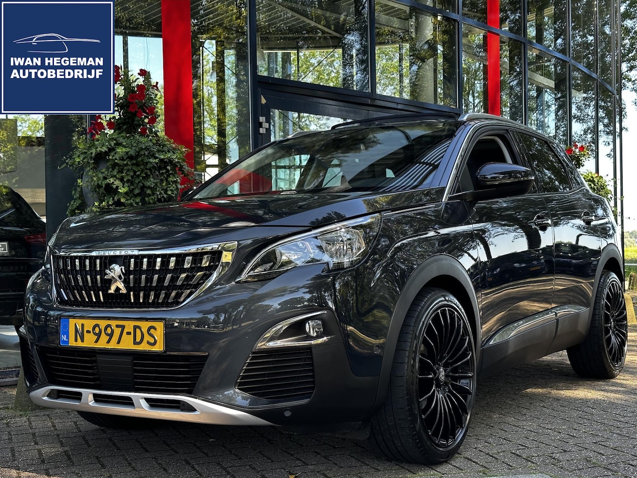 Peugeot 3008 - 1.6 PureTech 180PK AUTOMAAT | Navi via Smartphone | Panodak | ECC | PDC | LM Velgen - AutoWereld.nl