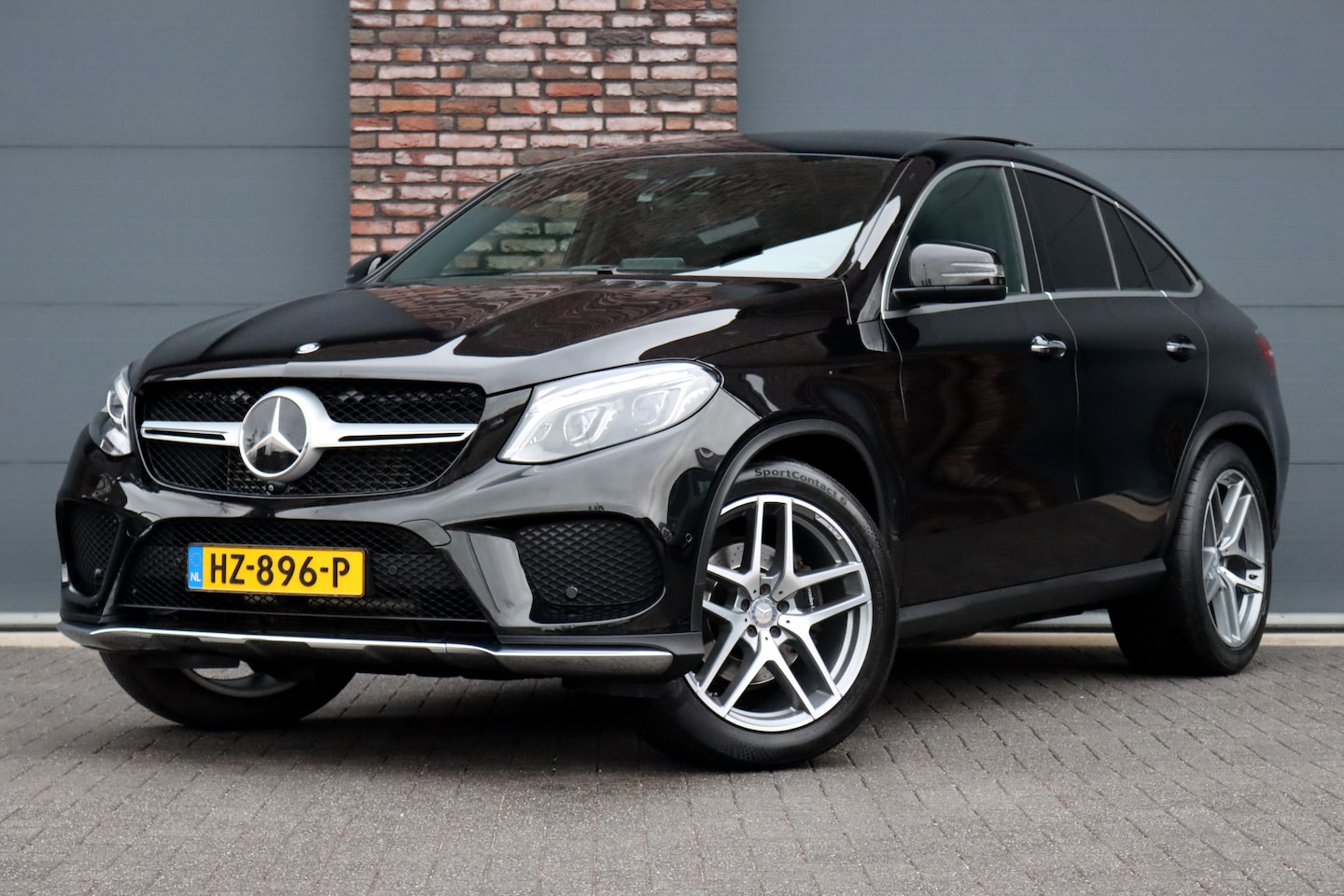 Mercedes-Benz GLE-Klasse Coupé - 350 d 4MATIC AMG Line Aut9 | Luchtvering | Distronic+ | Panoramadak | Trekhaak | Harman&Ka - AutoWereld.nl