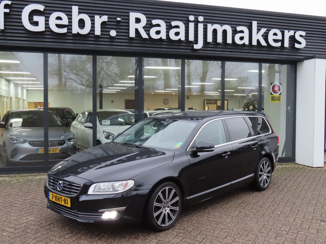 Volvo V70 - 2.0 D4 Inscription*Leder*Xenon*Schuifdak*EXPORTPRIJS* - AutoWereld.nl