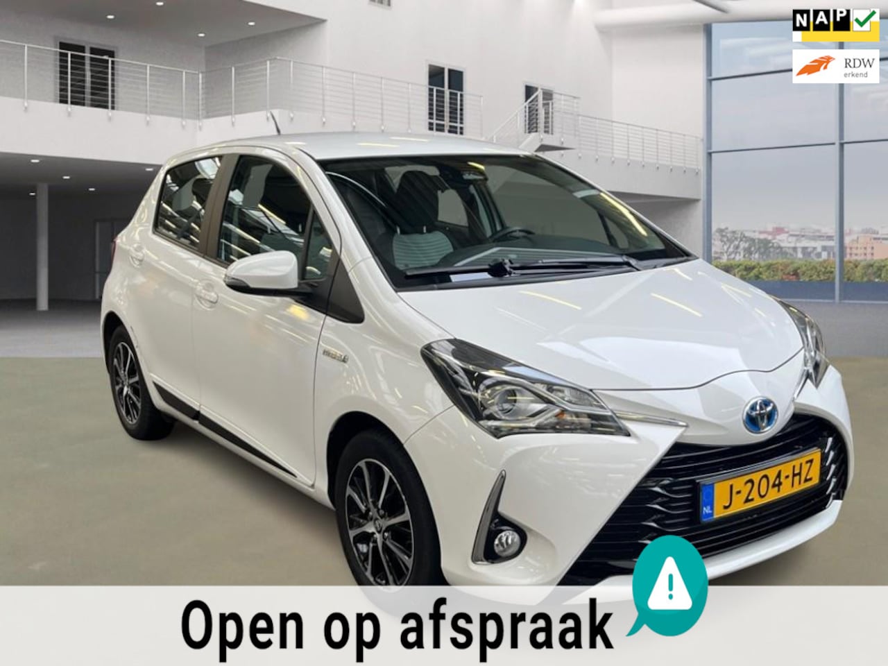 Toyota Yaris - 1.5 Hybrid Design Sport 1.5 Hybrid Design Sport - AutoWereld.nl