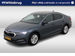 Skoda Octavia - 1.0 TSI 110pk Business Edition / Navigatie / LED / Elek. Achterklep / PDC Achter / 16" LMV