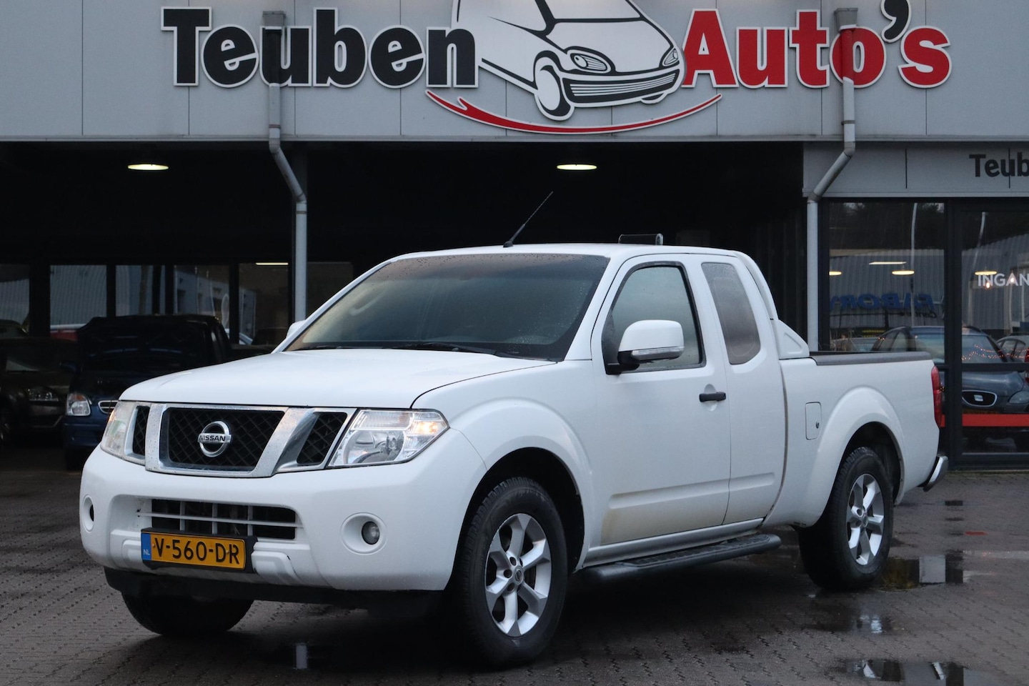 Nissan Navara - 2.5 dCi Business King Cab Climate control, Stoelverwarming, Trekhaak, Radio cd speler, Cru - AutoWereld.nl