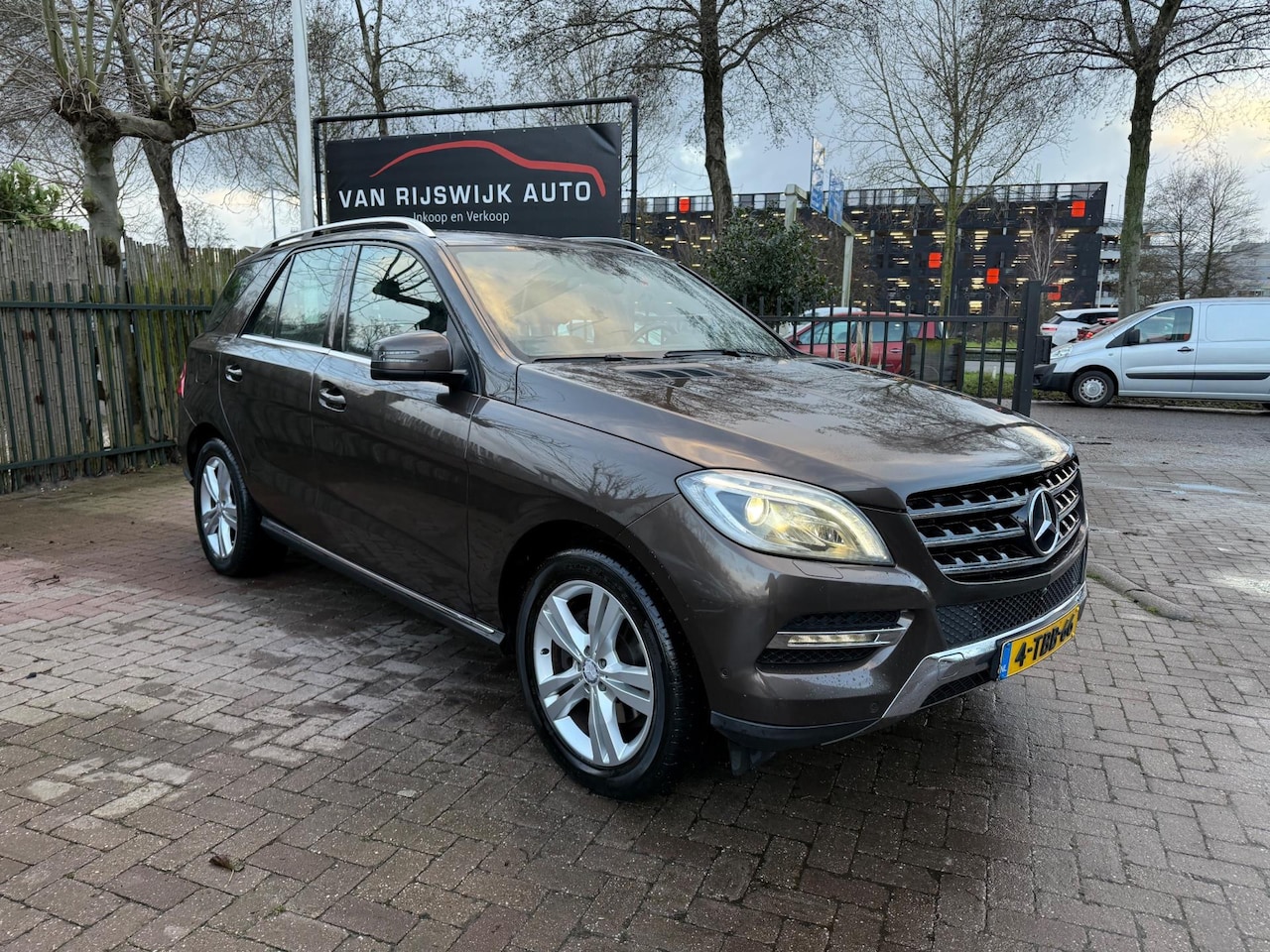 Mercedes-Benz M-klasse - 350 BlueTEC Xenon Leder Camera Dealer Ond 1e Eig - AutoWereld.nl