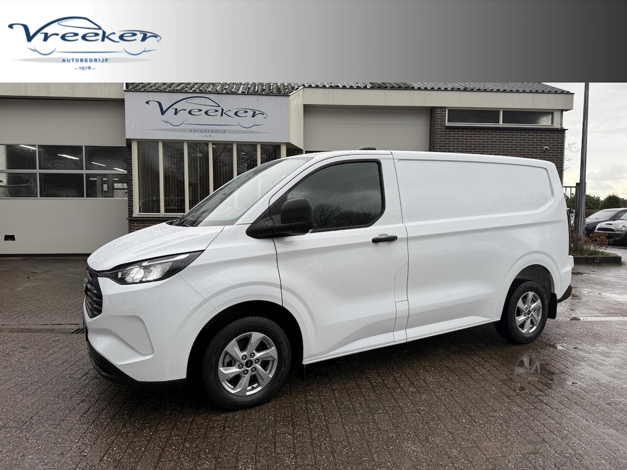 Ford Transit Custom - 320 2.5 PHEV L1H1 Trend 320 2.5 PHEV L1H1 Trend - AutoWereld.nl