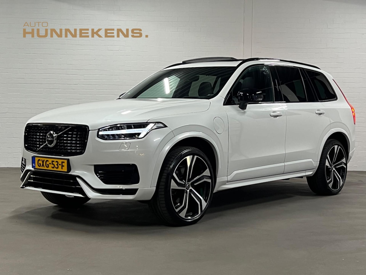 Volvo XC90 - 2.0 T8 AWD R-design |Luchtvering | Open dak | Harman/Kardon | Adapt. Cruise c. | Trekhaak - AutoWereld.nl