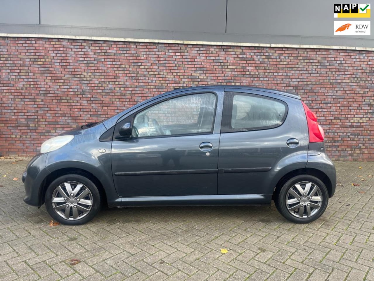 Peugeot 107 - 1.0-12V XS 5 deurs - AutoWereld.nl