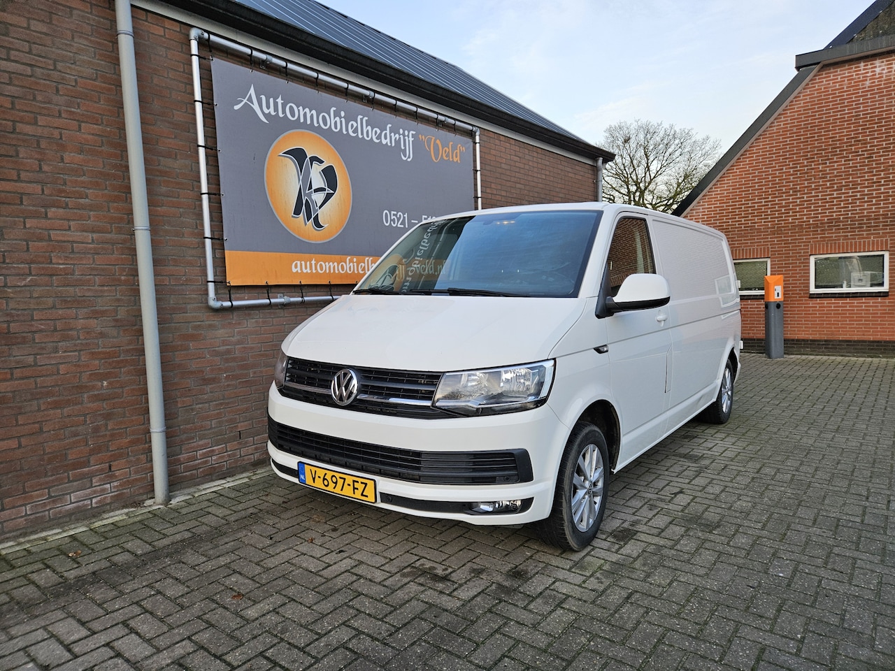 Volkswagen Transporter - 2.0 TDI L2H1 Highline 2.0 TDI L2H1 Highline - AutoWereld.nl