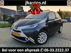 Toyota Aygo - 1.0 VVT-i x-play 5-DRS/AIRCO/TOUCHSCREEN/CAMERA