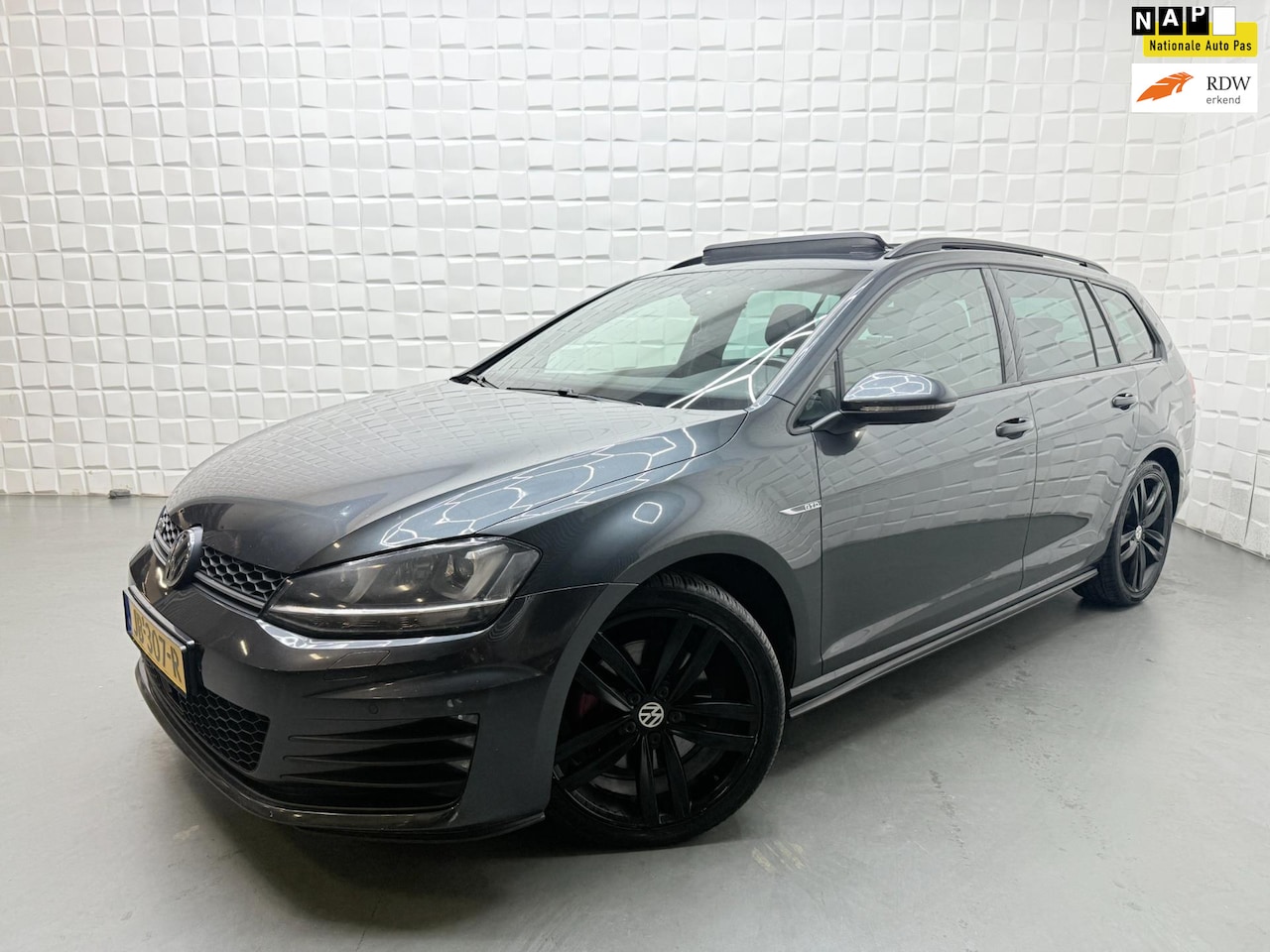 Volkswagen Golf Variant - 2.0 TDI GTD PANO KEYLESS CAMERA ACC - AutoWereld.nl