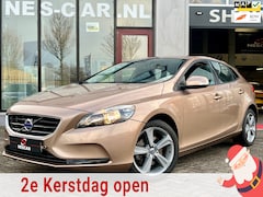 Volvo V40 - 1.6 T3 Momentum 6-Bak, 80Dkm, PDC, Clima, Cruise, NIEUWSTAAT