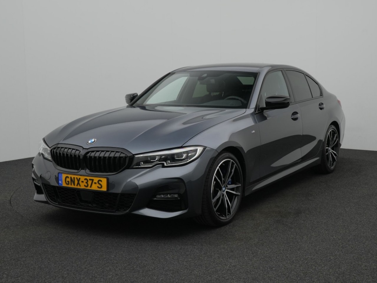 BMW 3-serie - 330I HIGH EXECUTIVE M-SPORT - AutoWereld.nl