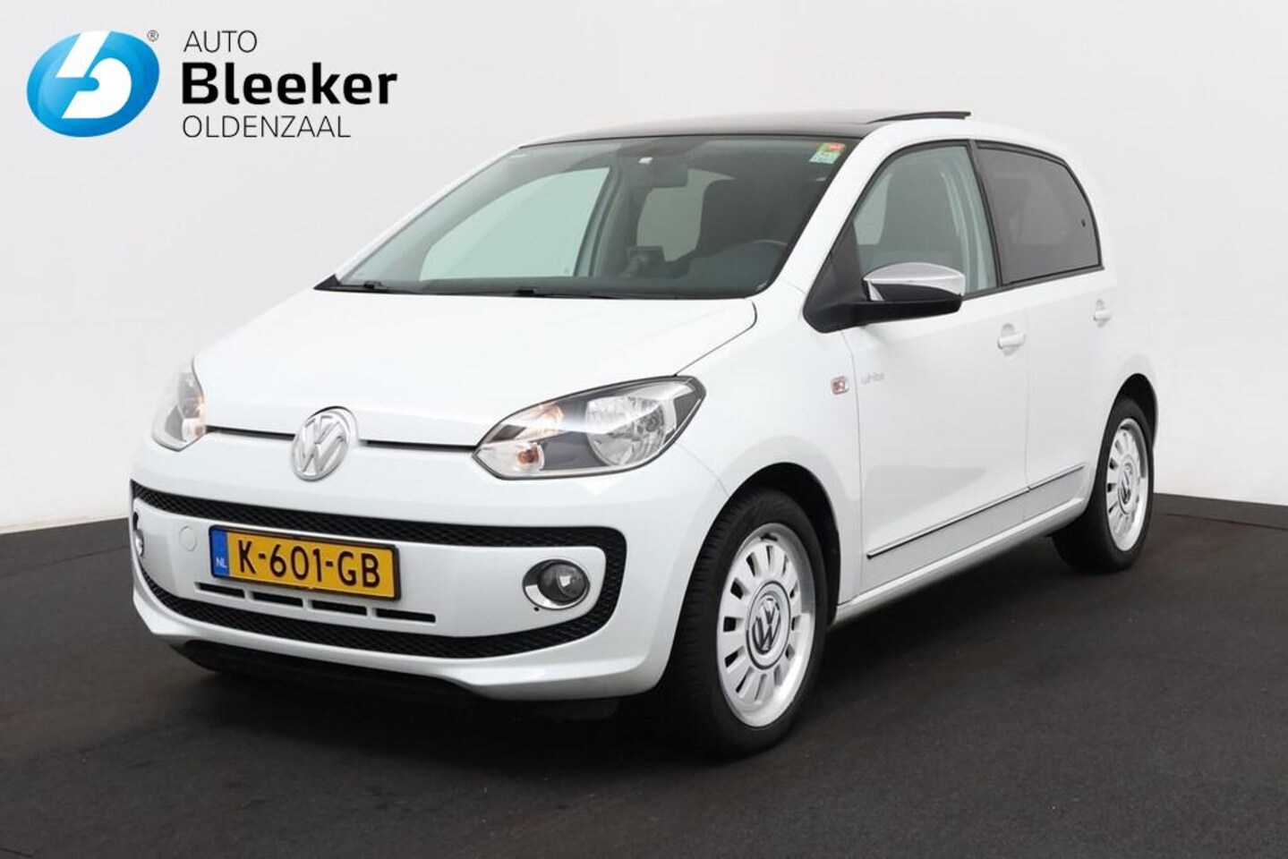 Volkswagen Up! - 1.0 HIGH UP! Schuifkantel dak Airco Stoelverwarming. - AutoWereld.nl