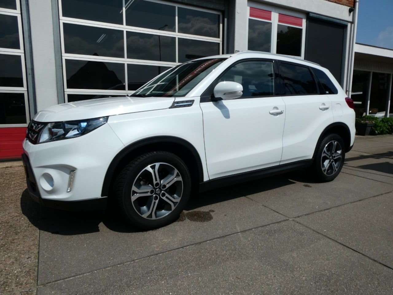 Suzuki Vitara - 1.6 EXPERIENCE Camera/Adapt.cruise//Afn.Trekh/Met.lak/ NLauto - AutoWereld.nl