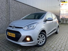 Hyundai i10 - 1.0i i-Motion Comfort/Nieuwe APK en beurt