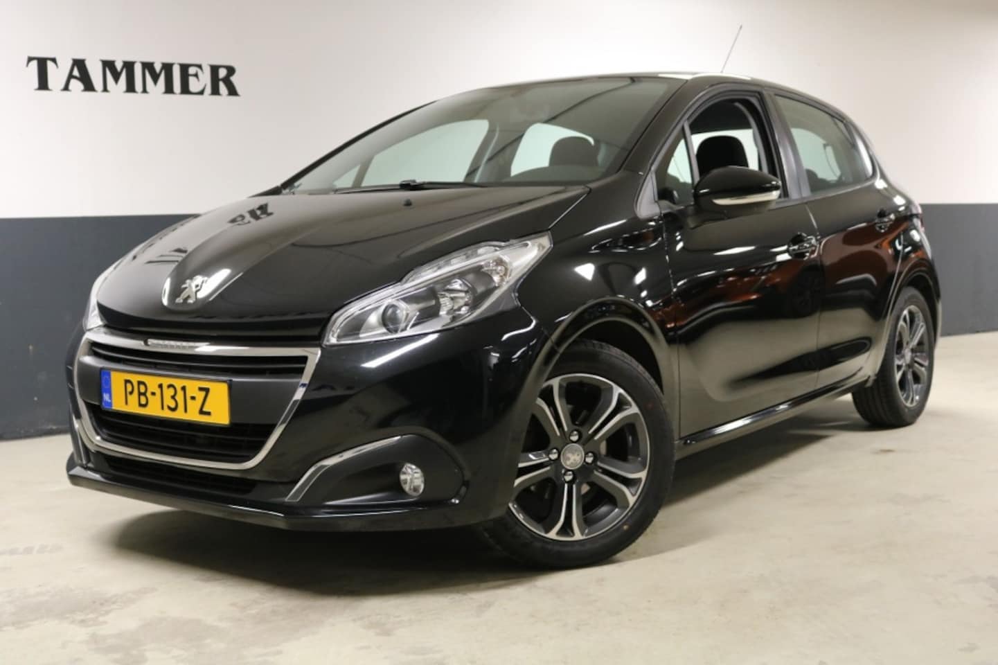 Peugeot 208 - 1.2 PureTech Blue Lion 2e EIG-NAVI-NAP-ZEER NETTE AUTO - AutoWereld.nl