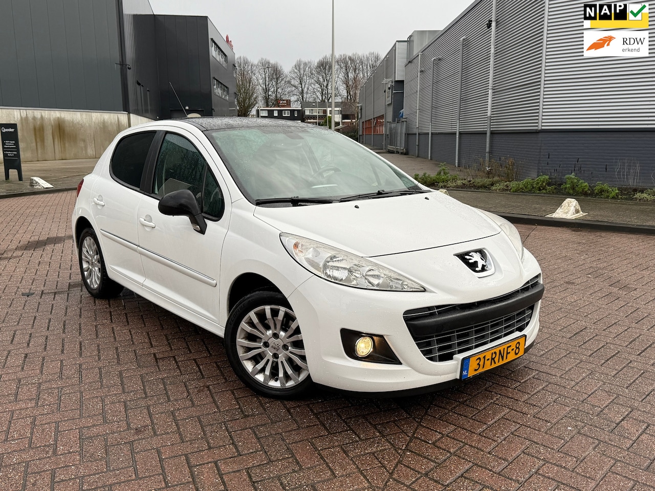 Peugeot 207 - 1.6 VTi Allure AUTOMAAT GLAS DAK CLIMA - AutoWereld.nl