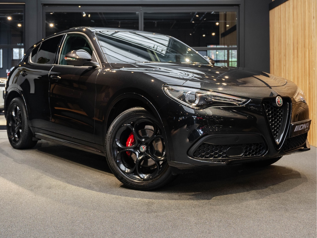 Alfa Romeo Stelvio - 2.0 T AWD Sprint Volleder Pano 2.0 T AWD Sprint Sport - AutoWereld.nl