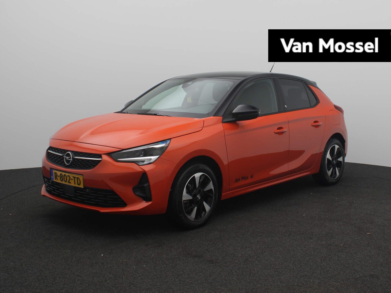 Opel Corsa-e - GS Line 50 kWh | PARKEERSENSOREN ACHTER | DONKER GETINTE RAMEN | APPLE CARPLAY & ANDROID A - AutoWereld.nl