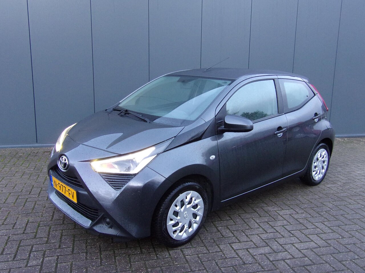 Toyota Aygo - 1.0 VVT-i x-play//CAMERA //NAVI - AutoWereld.nl