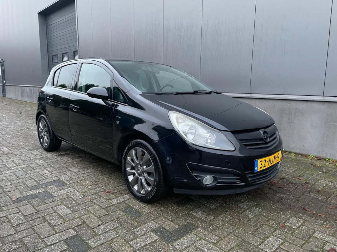 Opel Corsa - 1.2-16V '111' Edition 1.2-16V '111' Edition, 5 deurs, NAP, Airco - AutoWereld.nl