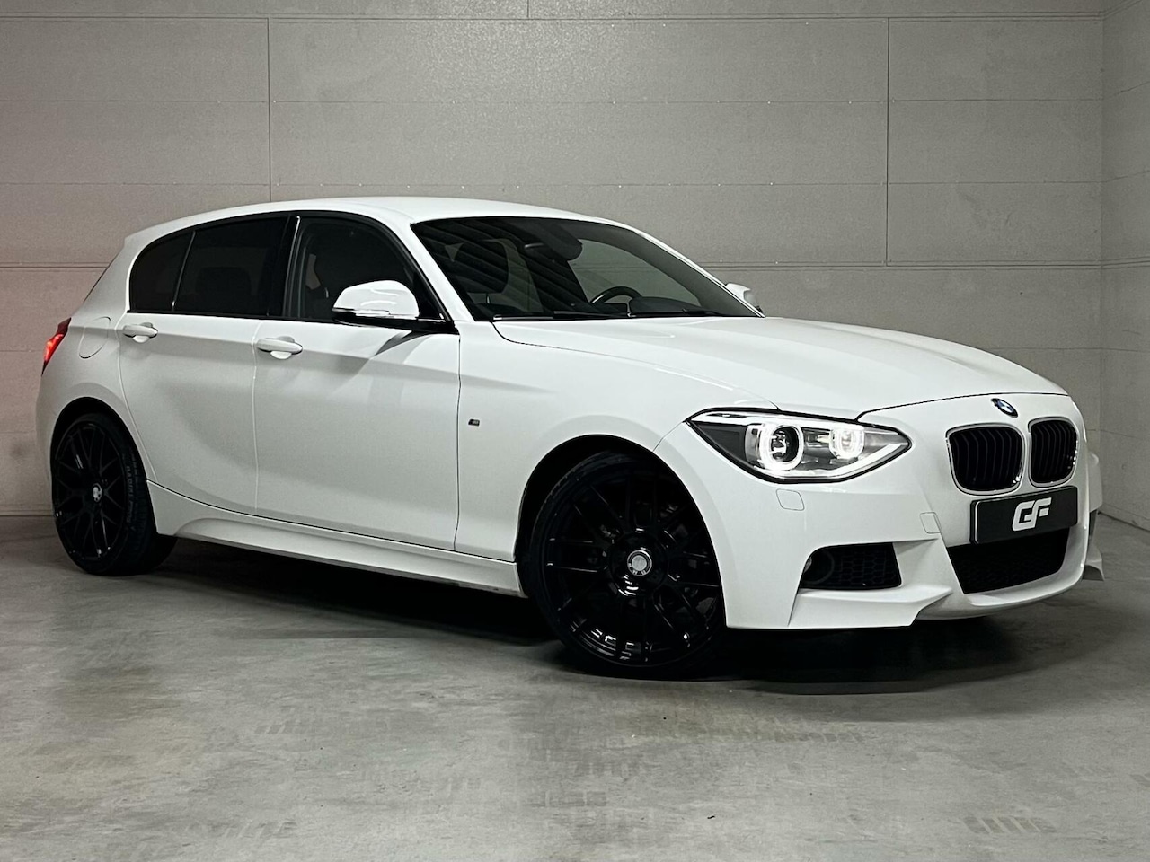 BMW 1-serie - 116i M-Sport Navi Cruise PDC 19'' NAP - AutoWereld.nl