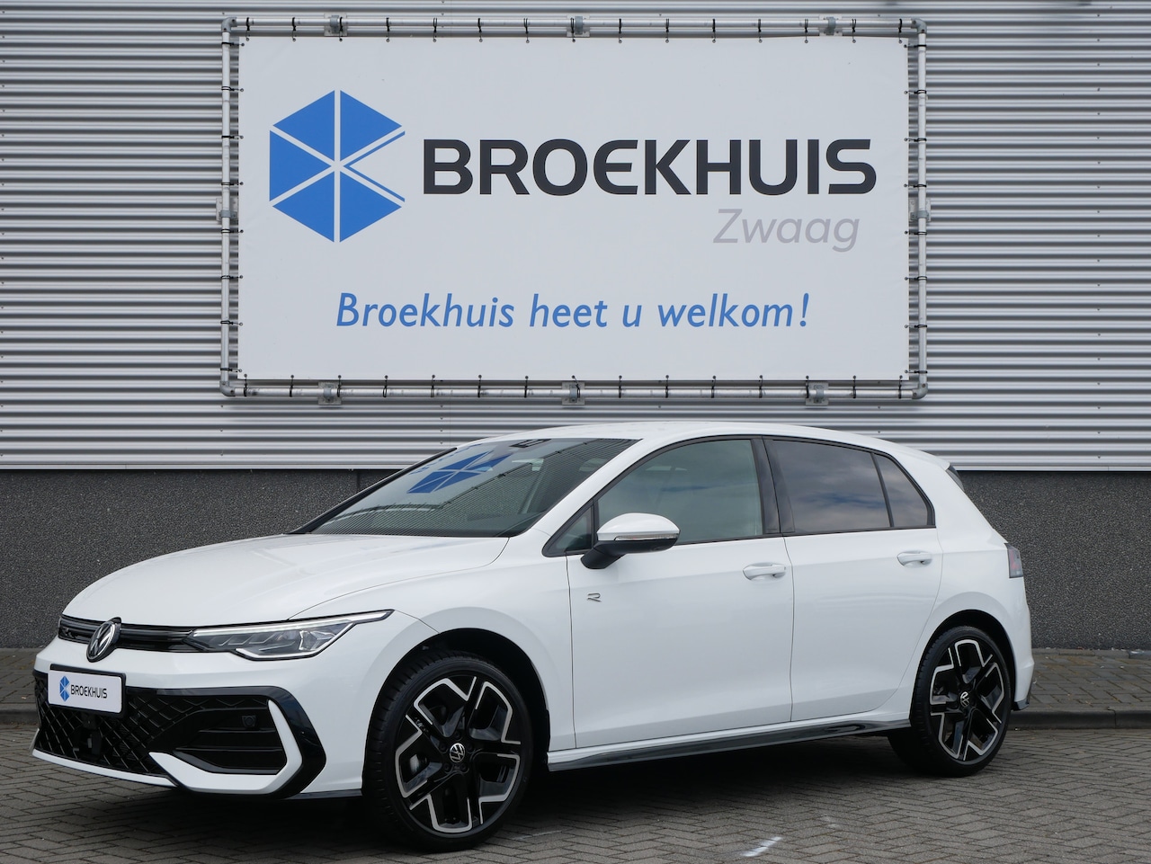 Volkswagen Golf - 1.5 eTSI 116 7DSG R-Line Edition Inclusief € 2000,- inruilvoordeel | 'App-Connect' draadlo - AutoWereld.nl