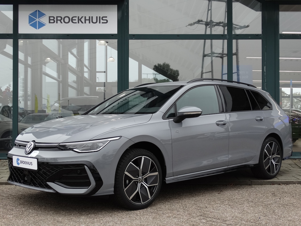 Volkswagen Golf Variant - 1.5 eTSI 116 7DSG R-Line Edition Inclusief €2000,- inruilvoordeel | 'App-Connect' draadloz - AutoWereld.nl