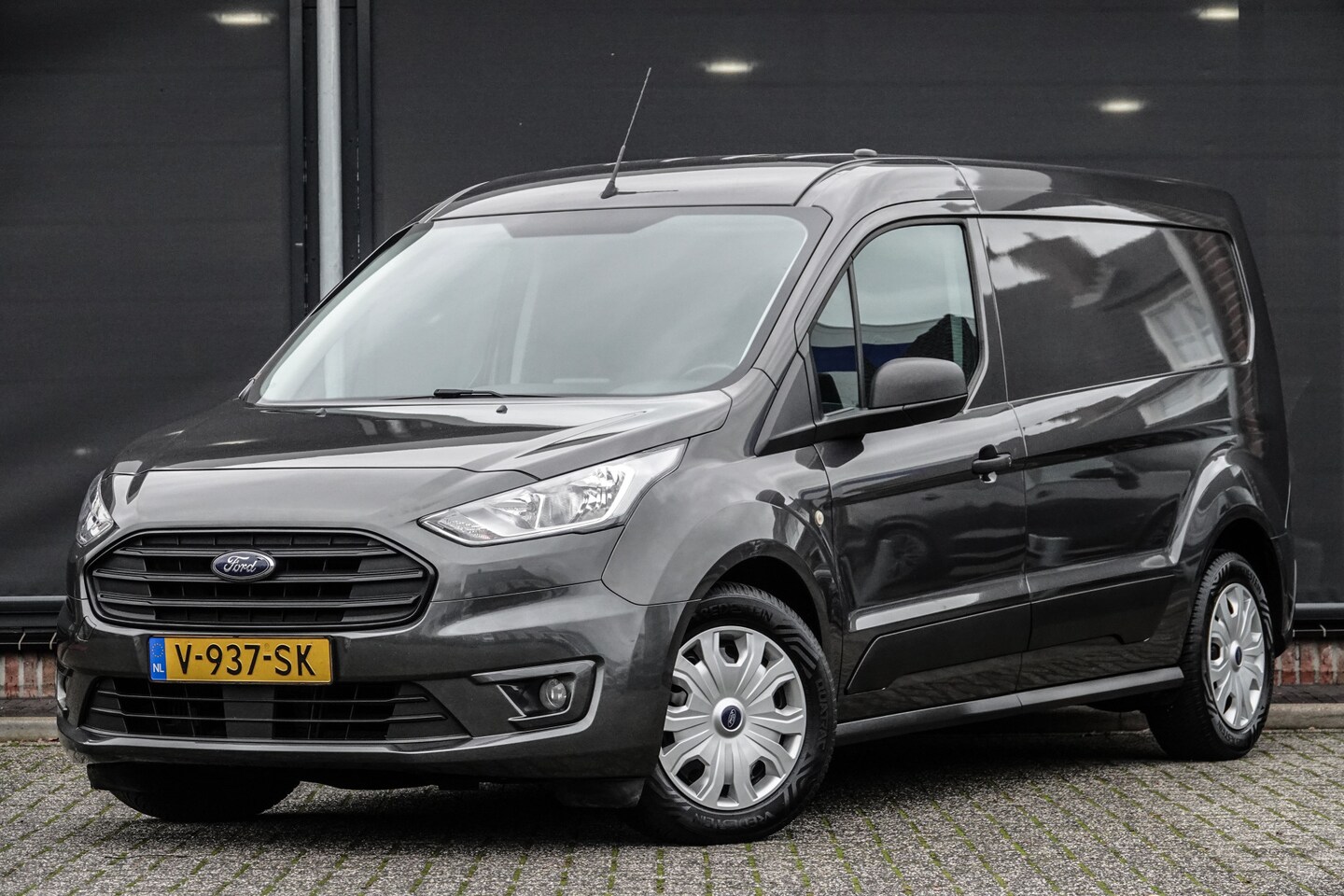 Ford Transit Connect - L2 | 1.5Tdci 100Pk | Trend | Camera | Trekhaak | Magnetic Grey - AutoWereld.nl