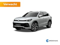 Volkswagen Tiguan - 1.5 eHybrid 204 6DSG R-Line Edition Automaat | R-Line exterieurpakket 'Black Style' | Pano