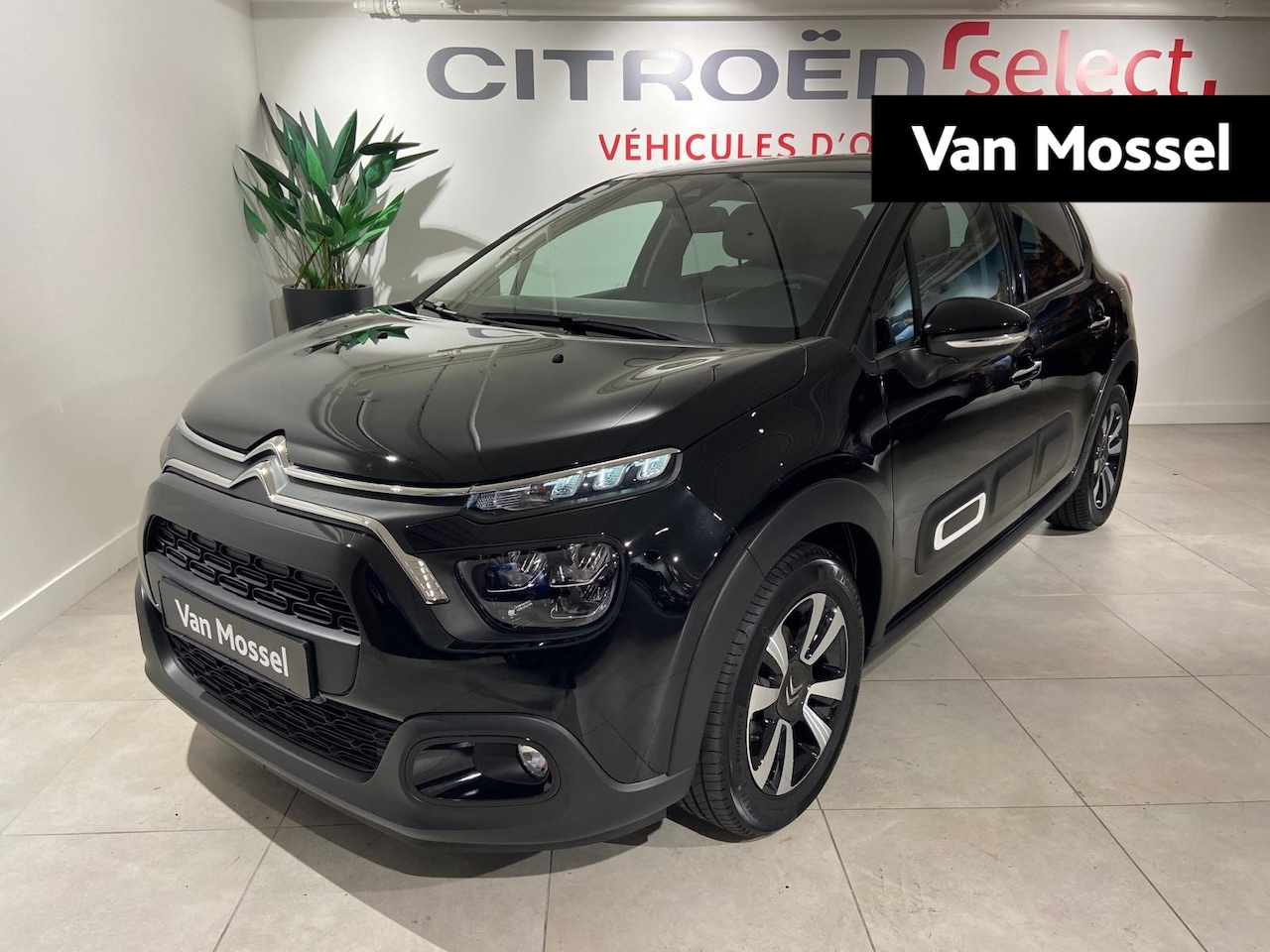 Citroën C3 - 1.2 PureTech Max UNIEKE KM STAND | NAVI | CAMERA - AutoWereld.nl