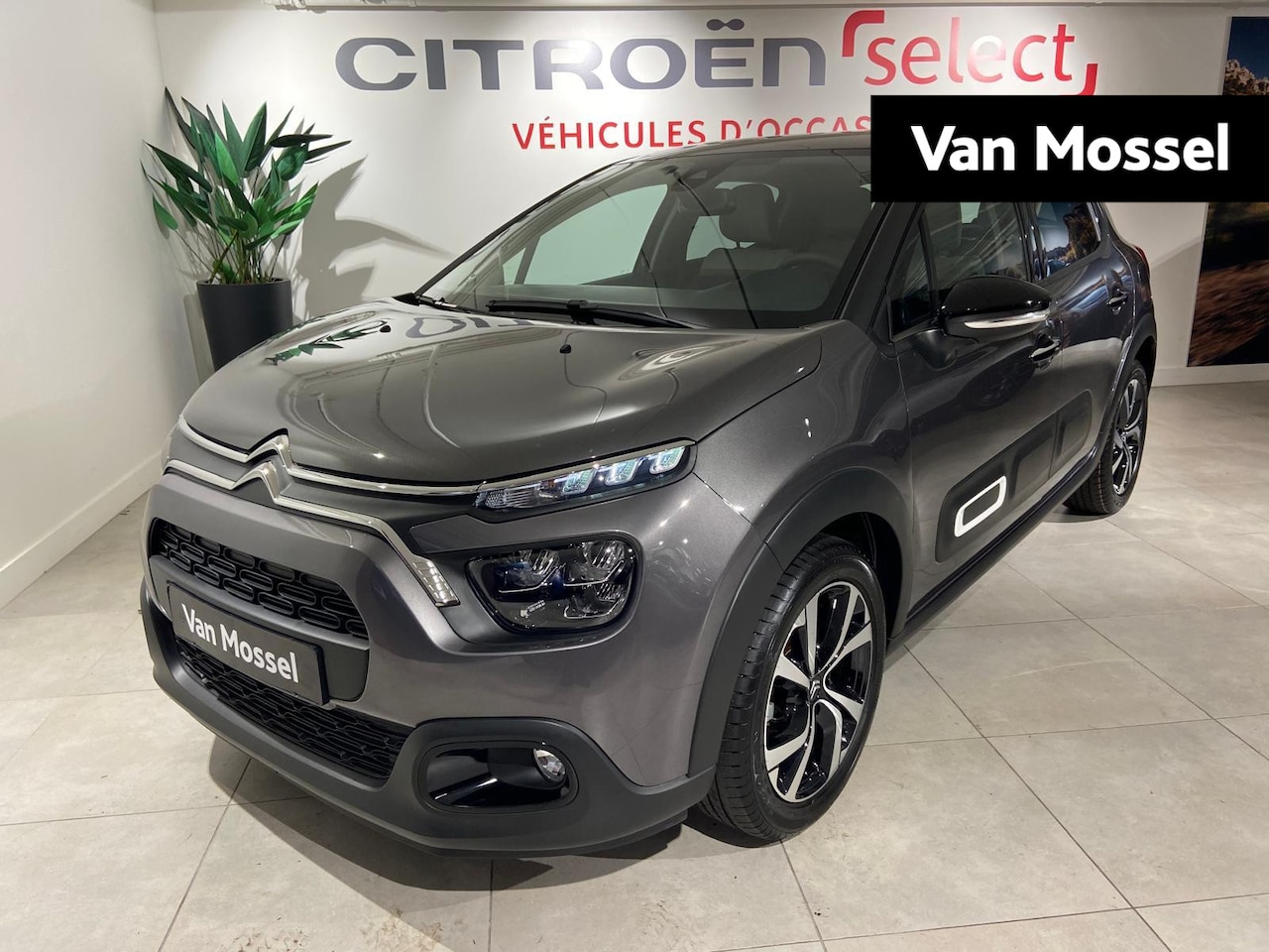 Citroën C3 - 1.2 PureTech Max UNIEKE KM STAND | Navi | stoelverwarming | camera - AutoWereld.nl