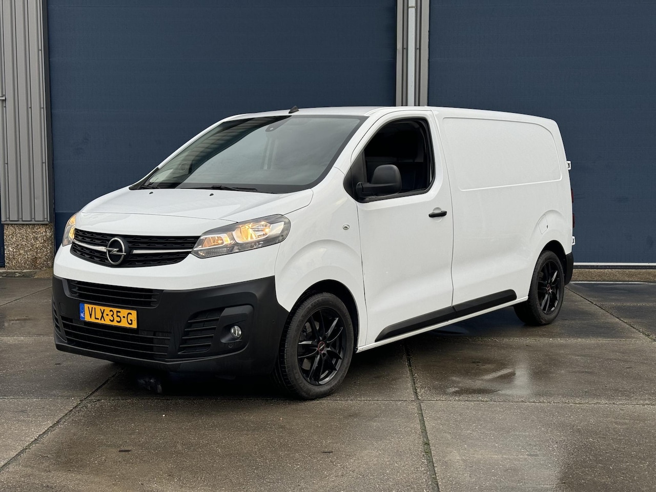 Opel Vivaro - 1.5 CDTI L2H1 Edition AIRCO / CRUISE CONTROLE / NAVI / CAMERA / EURO 6 - AutoWereld.nl