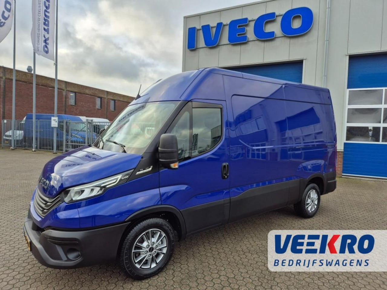 Iveco Daily - 3500Kg 160PK automaat. UIT VOORRAAD LEVERBAAR! BPM VRIJ!!!! - AutoWereld.nl