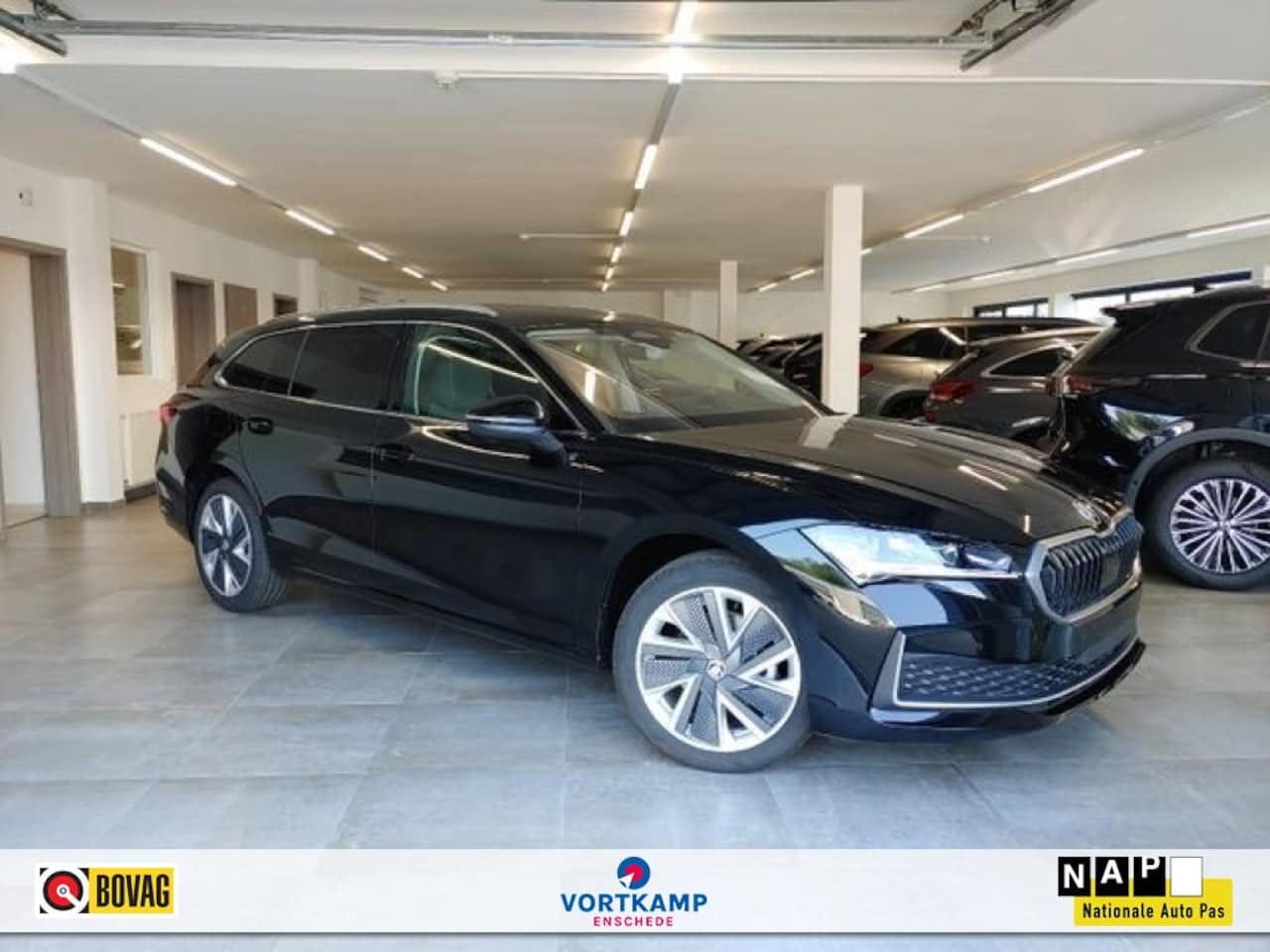 Skoda Superb - 1.5 TSI DSG MHEV SELECTION TREKHAAK/CAMERA/HUD/ACC/STOELVERW - AutoWereld.nl