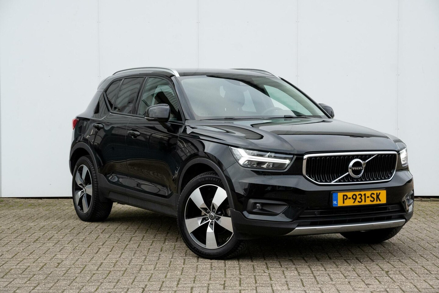 Volvo XC40 - T2 Stuurwiel Verwarmd | Adaptief Cruise | Camera - AutoWereld.nl