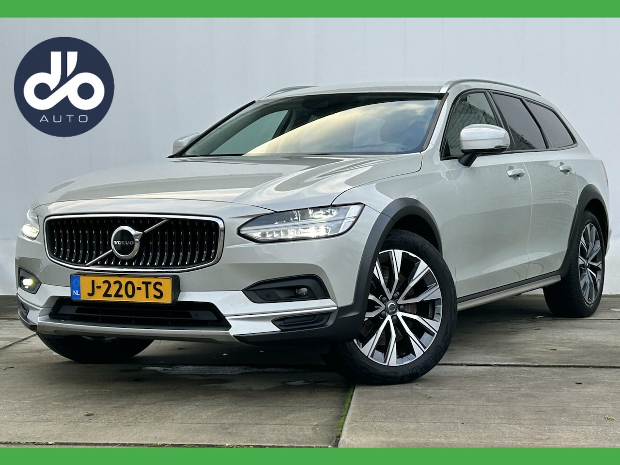 Volvo V90 Cross Country - 2.0 B5 AWD Pro 2.0 B5 AWD Pro - AutoWereld.nl