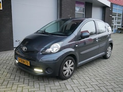 Toyota Aygo - 1.0 VVT-i Dynamic NL Auto| 2e Eigenaar| 5Deurs| Airco|