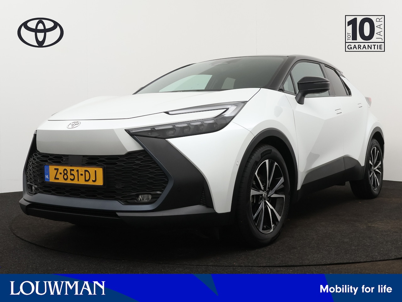 Toyota C-HR - 1.8 Hybrid 140 First Edition | Parkeerhulp | Navigatie | 360° Camera | Draadloze telefoonl - AutoWereld.nl