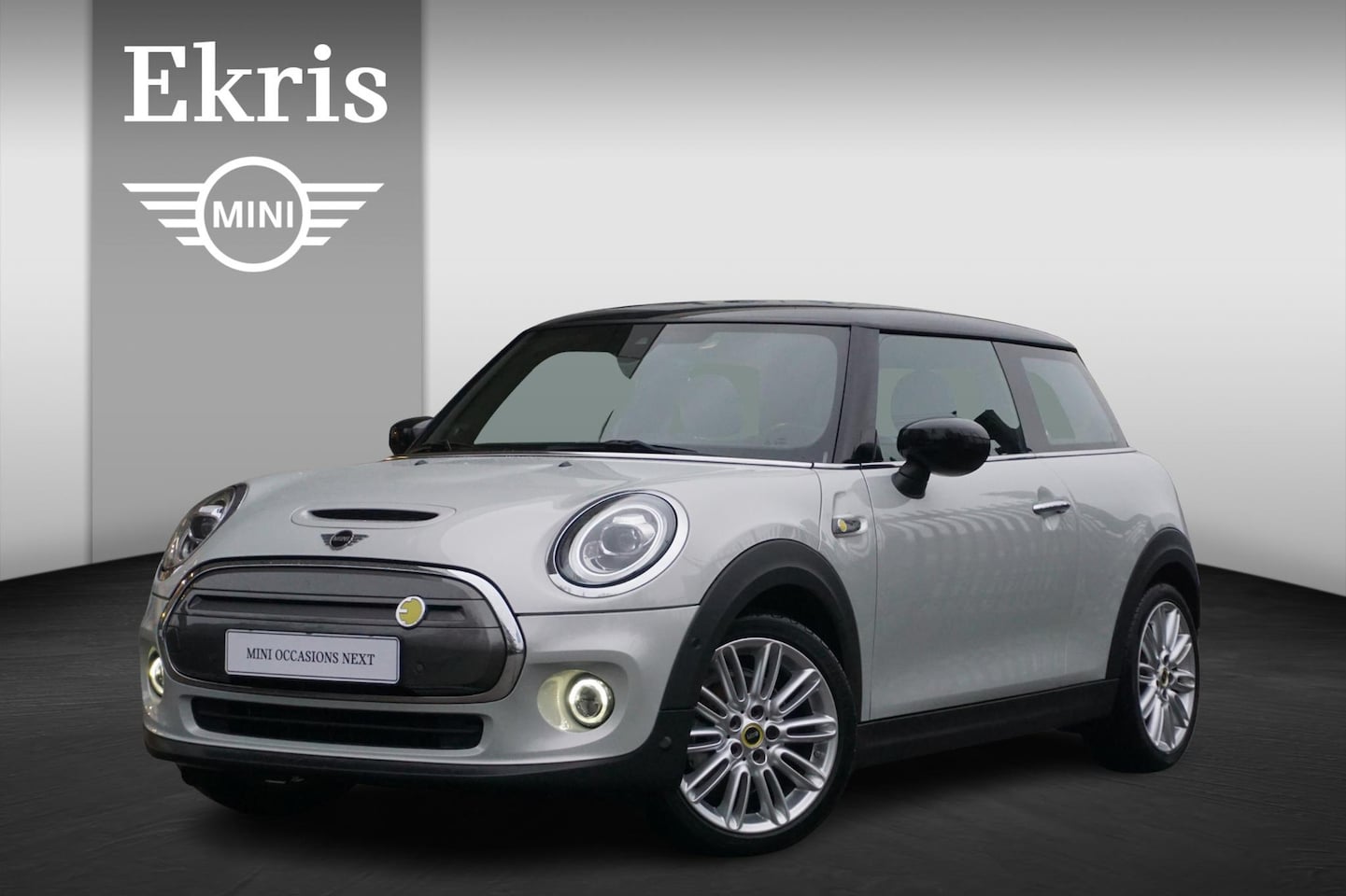 MINI Mini-Electric - Charged l Leder l Harman Kardon l 17" lichtmetaal l Apple CarPlay - AutoWereld.nl