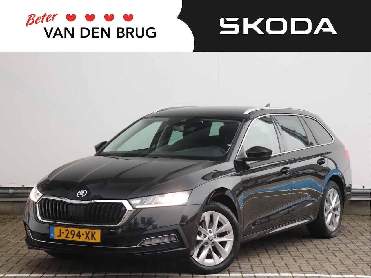 Skoda Octavia Combi - 1.0 TSI Business Edition 110pk | Trekhaak | Navigatie | Elektrische Klep | LED | Parkeerse - AutoWereld.nl